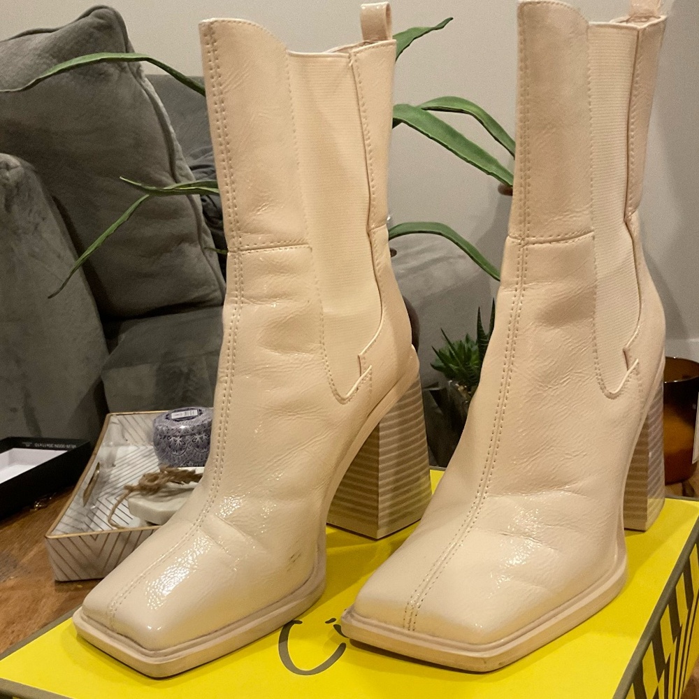 Circus by Sam Edelman Lauren Ankle Boots • Vanilla Bean • Size 9